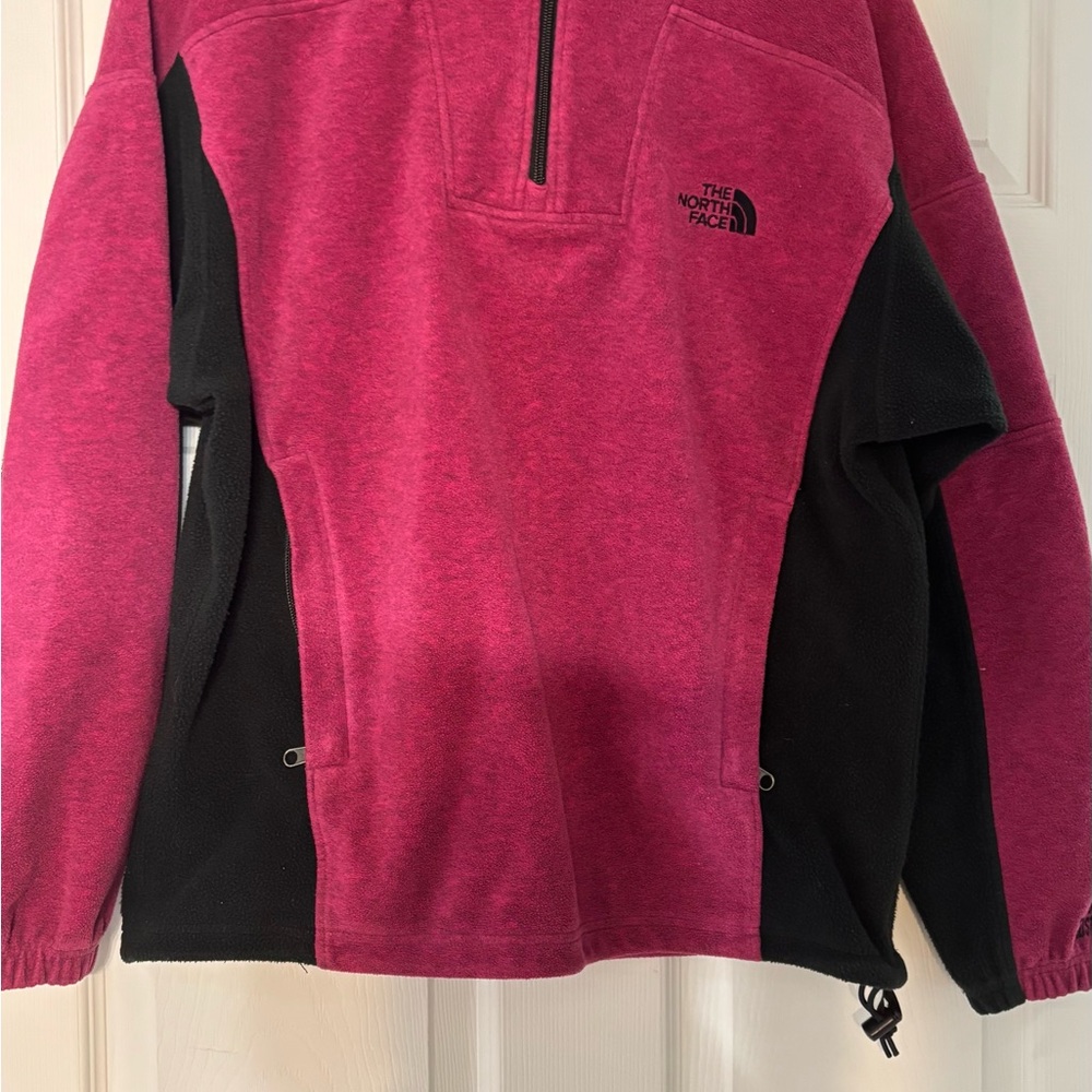 North Face Fuchsia/Pink and Black Fleece Pullover